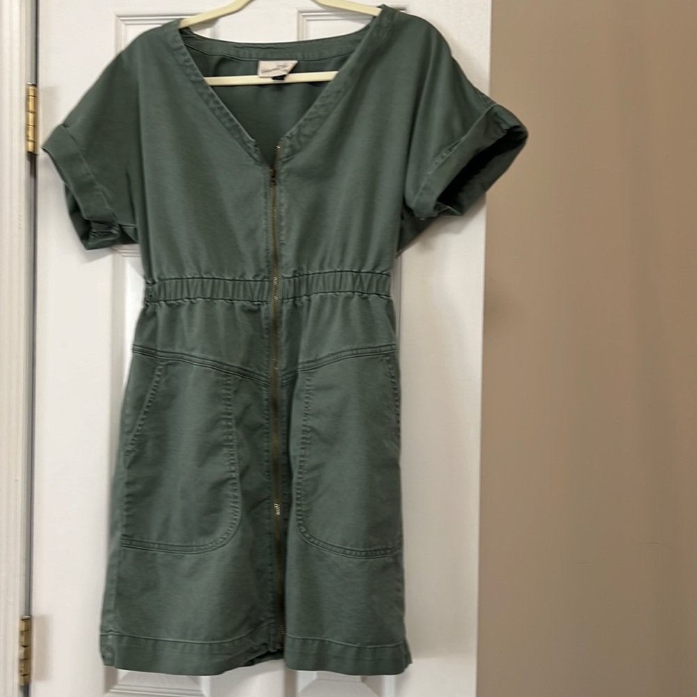 Universal Threads short full frontal zip dress - khaki - XS $15